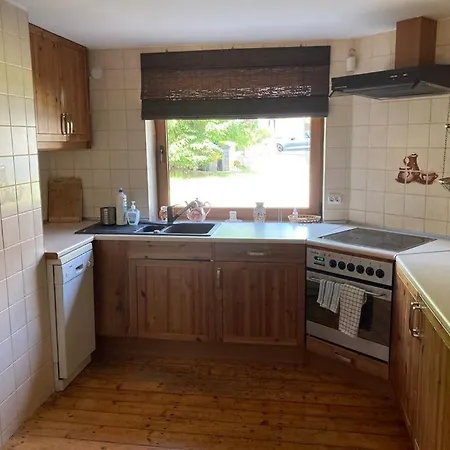 Dom Sarnia Z 4 Sypialniami *